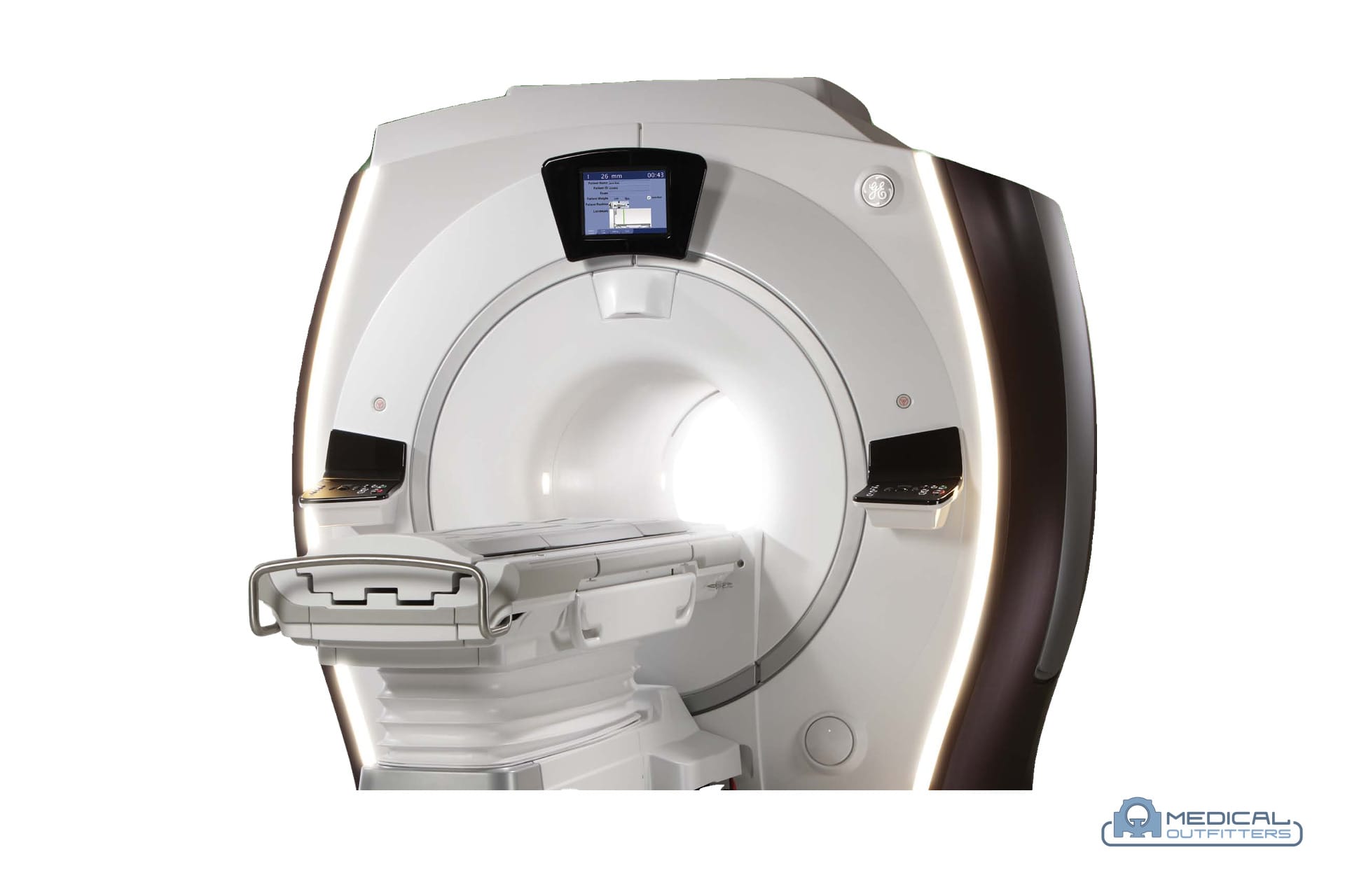GE Optima MR450w: front view of the 70 cm bore, photo courtesy of GE HealthCare